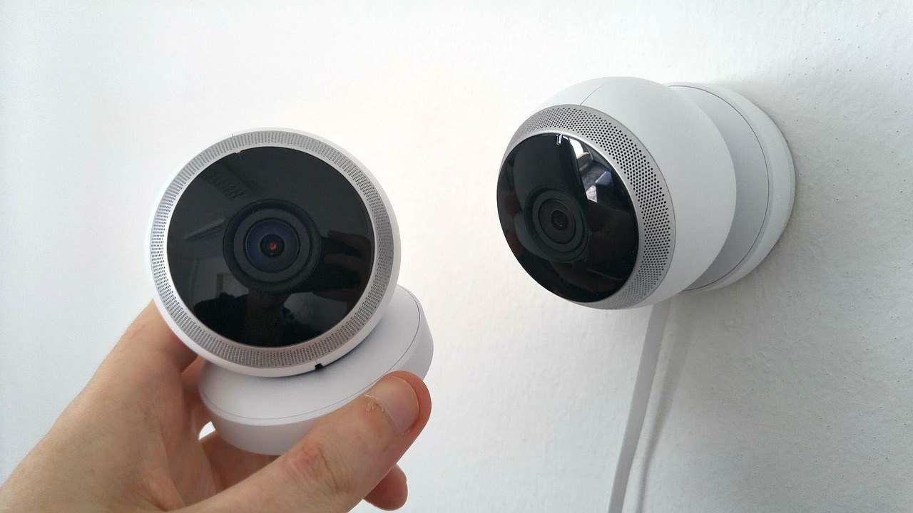 Camera IP hay camera wifi: chọn theo quy mô nhà